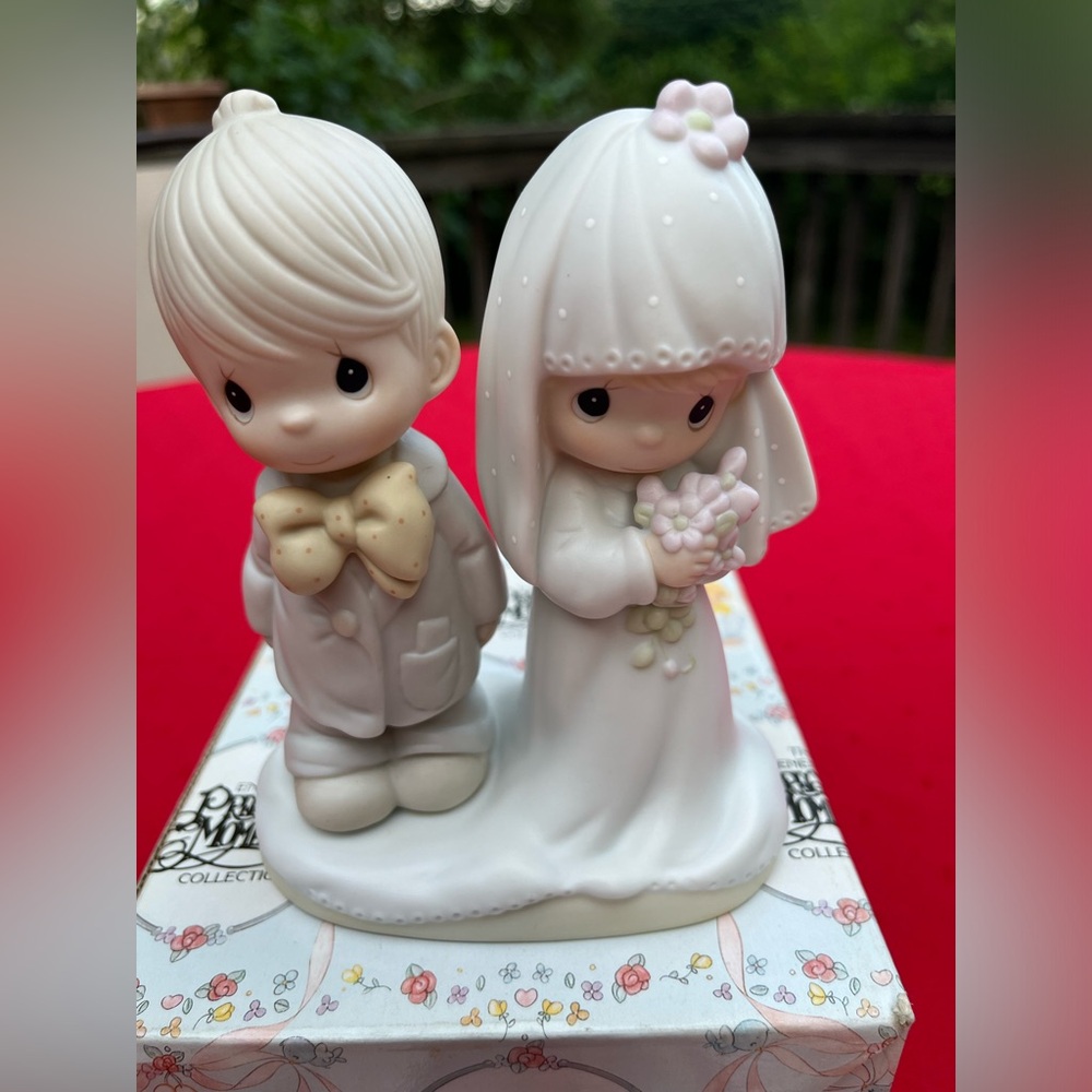 1979 Collectable A Precious Moments Porcelain Figurine in the box, new